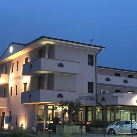 Pensione Degli Ulivi Porto SantʼElpidio エクステリア 写真