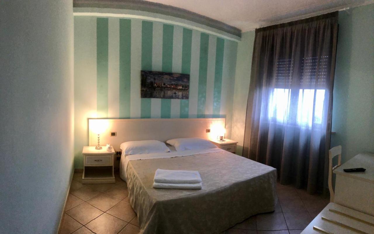 Pensione Degli Ulivi Porto SantʼElpidio エクステリア 写真