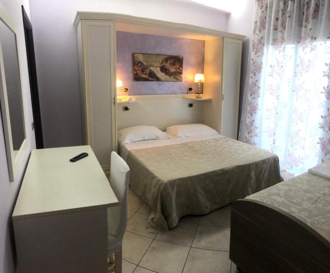 Pensione Degli Ulivi Porto SantʼElpidio エクステリア 写真