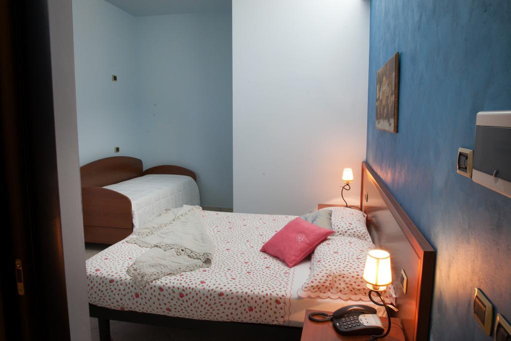 Pensione Degli Ulivi Porto SantʼElpidio 部屋 写真