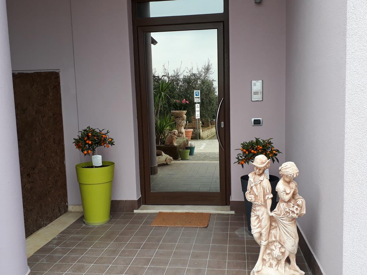 Pensione Degli Ulivi Porto SantʼElpidio エクステリア 写真